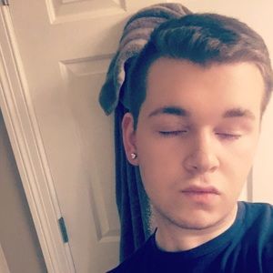 Meet your Posher, Destin